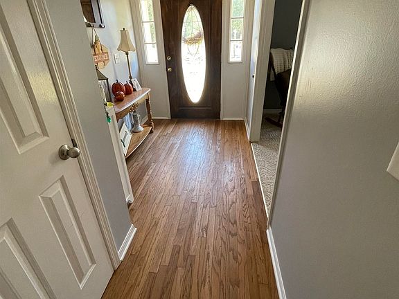 4th image of 119 Shirley Dr