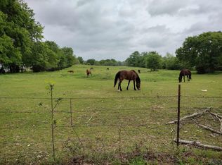 900 County Road 207 W, Henderson, TX 75652