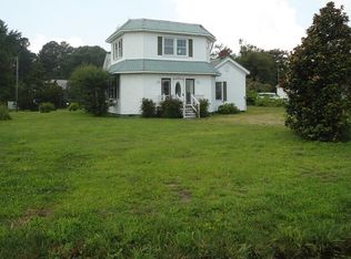 232 Oyster Creek Dr, White Stone, VA 22578