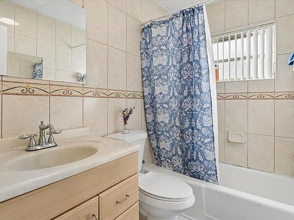 4th image of 4290 NW 49th Terrace