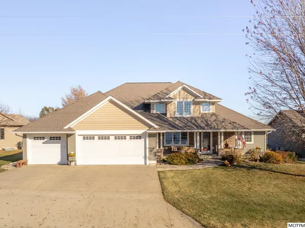 2004 N 24th St, Clear Lake, IA 50428