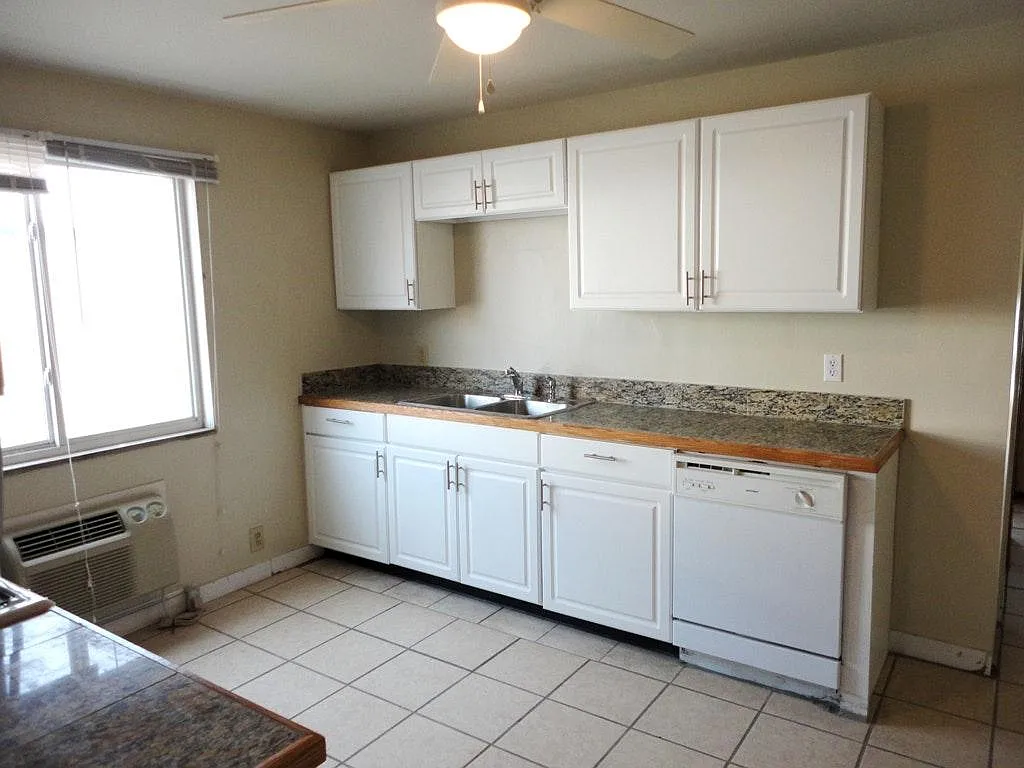 1 bed, 750 sqft, $1,050 — Photo 3