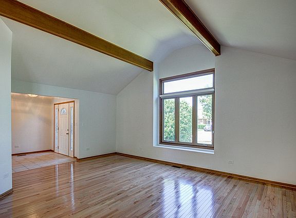 5th image of 762 Vanderbilt Dr