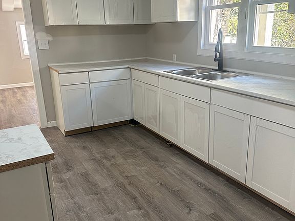 5th image of 16 Kenworthy Ave #2