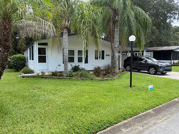 3rd image of 37 Glen Falls Dr