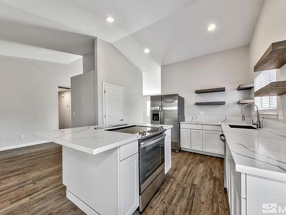 2nd image of 1351 Patricia Dr
