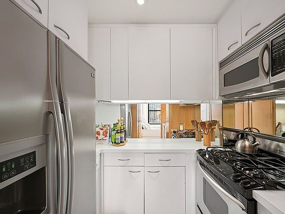 4th image of 400 E 59th St APT 16B