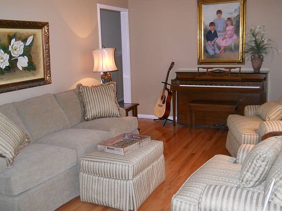 5th image of 501 Winding River Ln