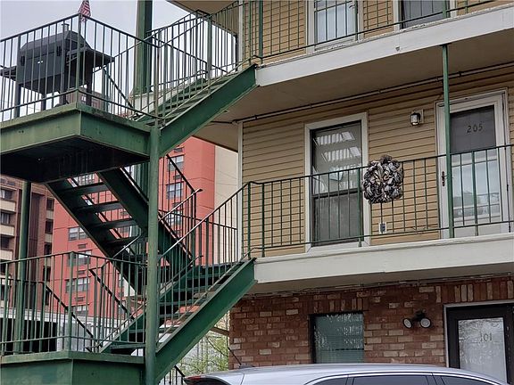 4th image of 4917 Hearst St #209