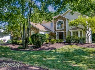 35550 Spicebush Ln, Solon, OH 44139