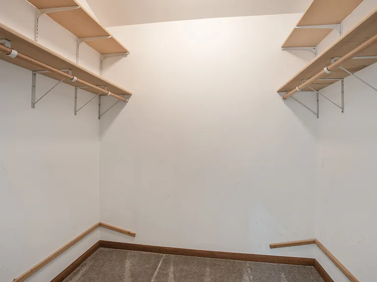 1619 Summit Dr — Photo 22