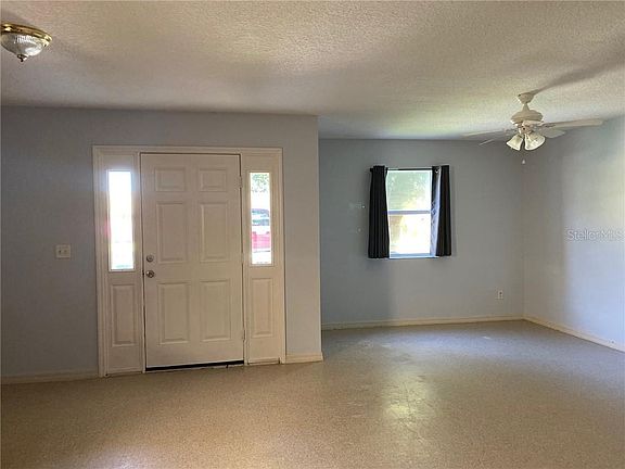 3rd image of 1076 Park Central Cir