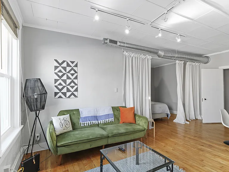 415 N Neil St #2 — Photo 9