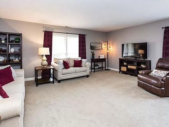 4th image of 3300 Tracelake Dr