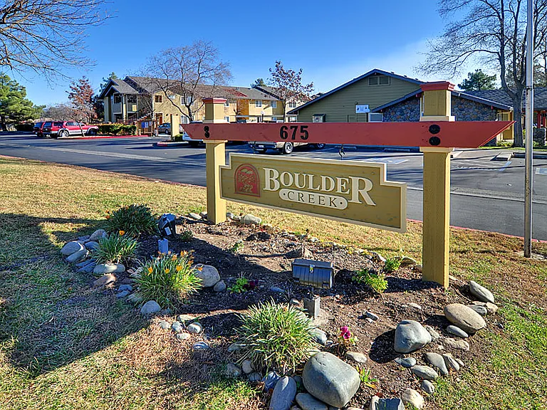 Boulder Creek Apartments — Photo 1