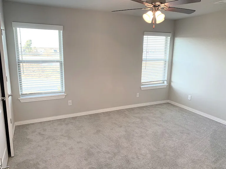 B2 (2-car) Master Bed