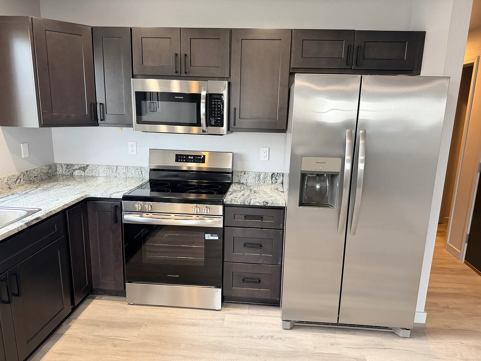 3 bed, 1100 sqft, $1,725 — Photo 3