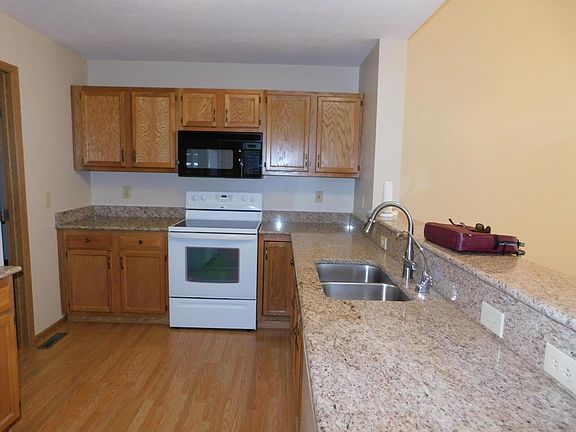 5th image of 345 Retreat Ln