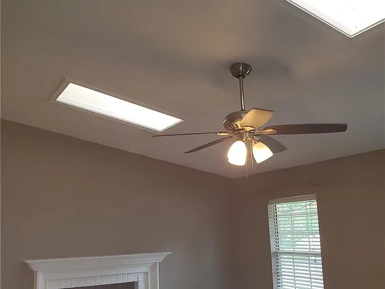 953 Dallas Ct — Photo 15