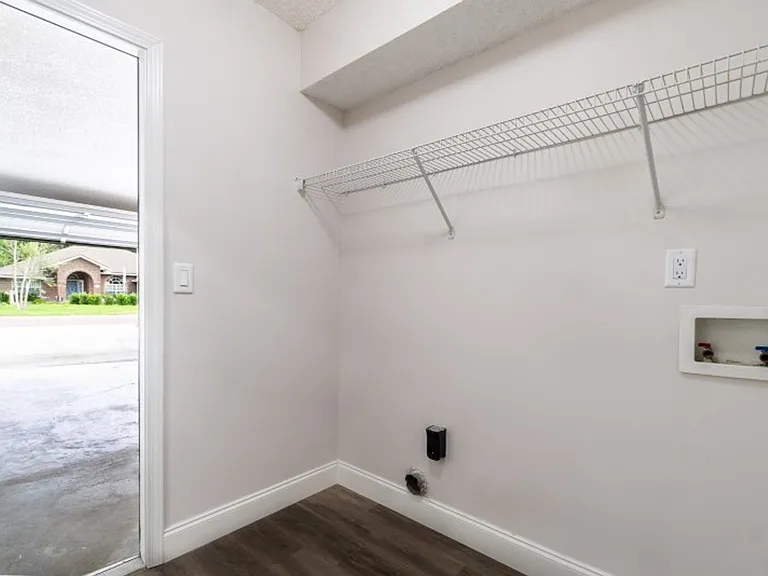 557 Grand Parke Dr — Photo 28