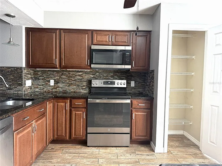 16335 Rambling Vine Dr W — Photo 8