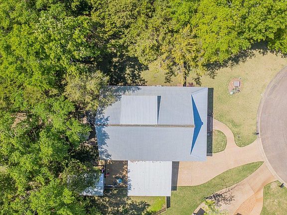 5th image of 130 Cherokee Dr