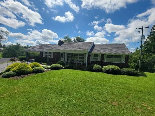 102 Camp Zion Rd, Galax, VA 24333