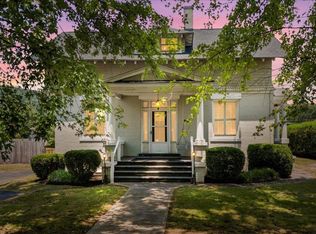 518 Snidow St, Pembroke, VA 24136