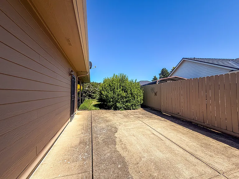 364 SE Davis Ct #364 — Photo 45