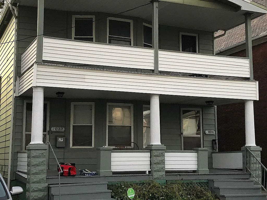 2022 W 104th St photo 1