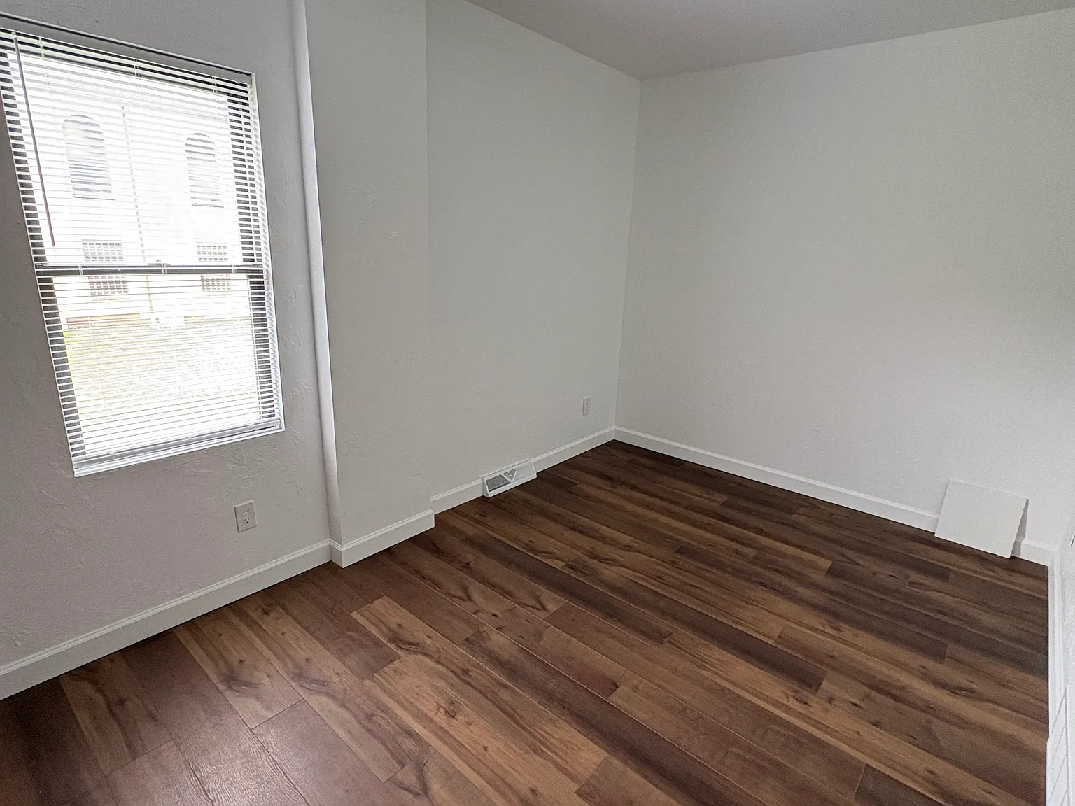 1 bed, 680 sqft, $1,050 — Photo 3