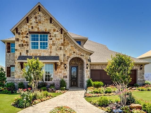 1st image of 403 Plumeria Dr
