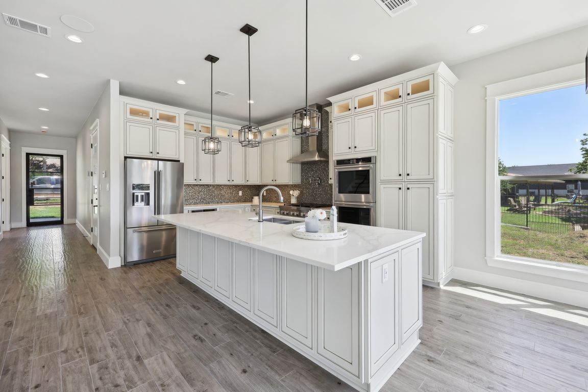 Hilltop Dr-2204-013.jpg