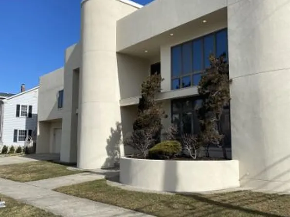 15 S Mansfield Ave, Margate, NJ 08402