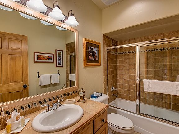 3rd image of 2533 Evergreen Ln