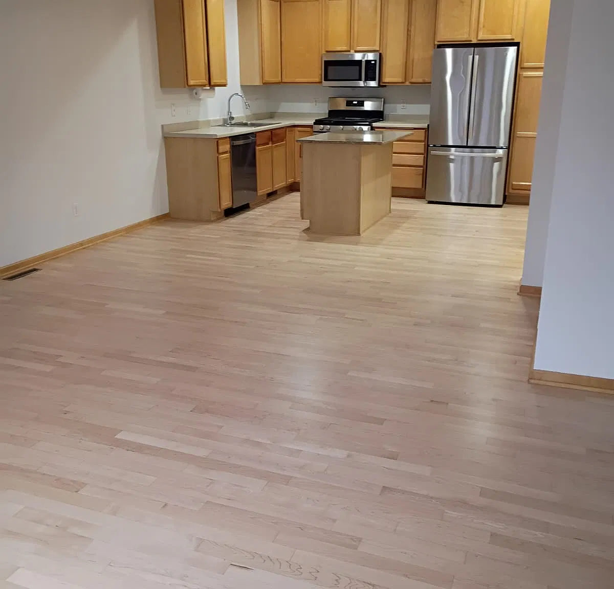 2 bed, 1676 sqft, $2,395 — Photo 2