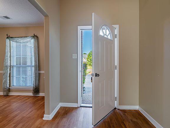 5th image of 40 Willow Crest Cv
