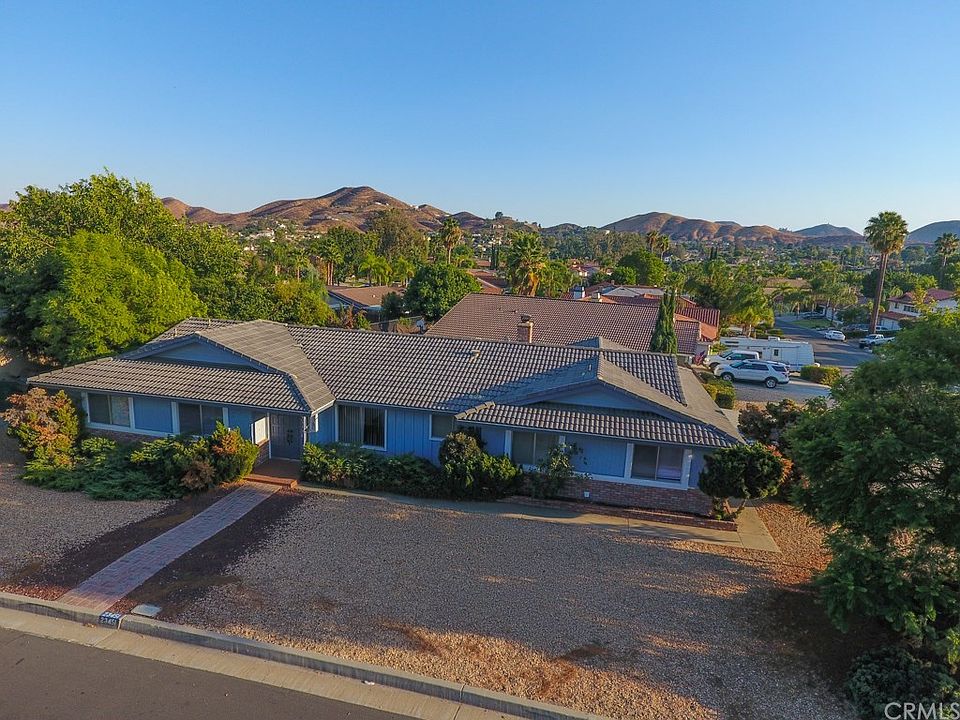 1st image of 23451 Canyon Lake Dr N