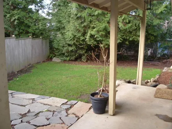 711 143rd Pl SE, Bellevue, WA 98007