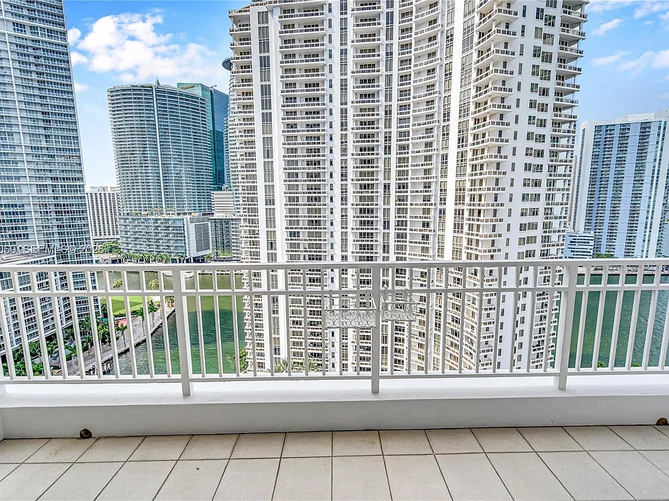 801 Brickell Key Blvd #2208