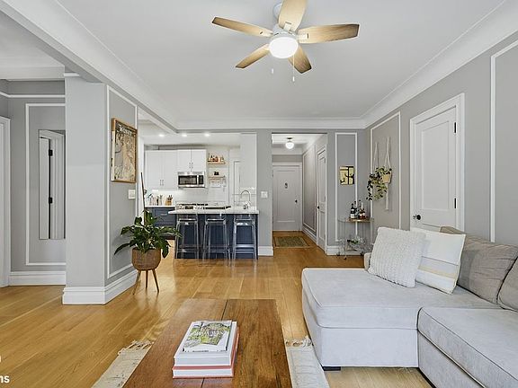 3rd image of 250 W 75th St APT 5C