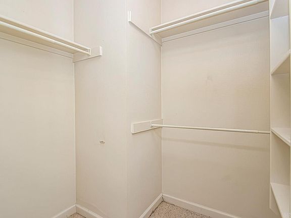 3rd image of 102 Creek Valley Ln