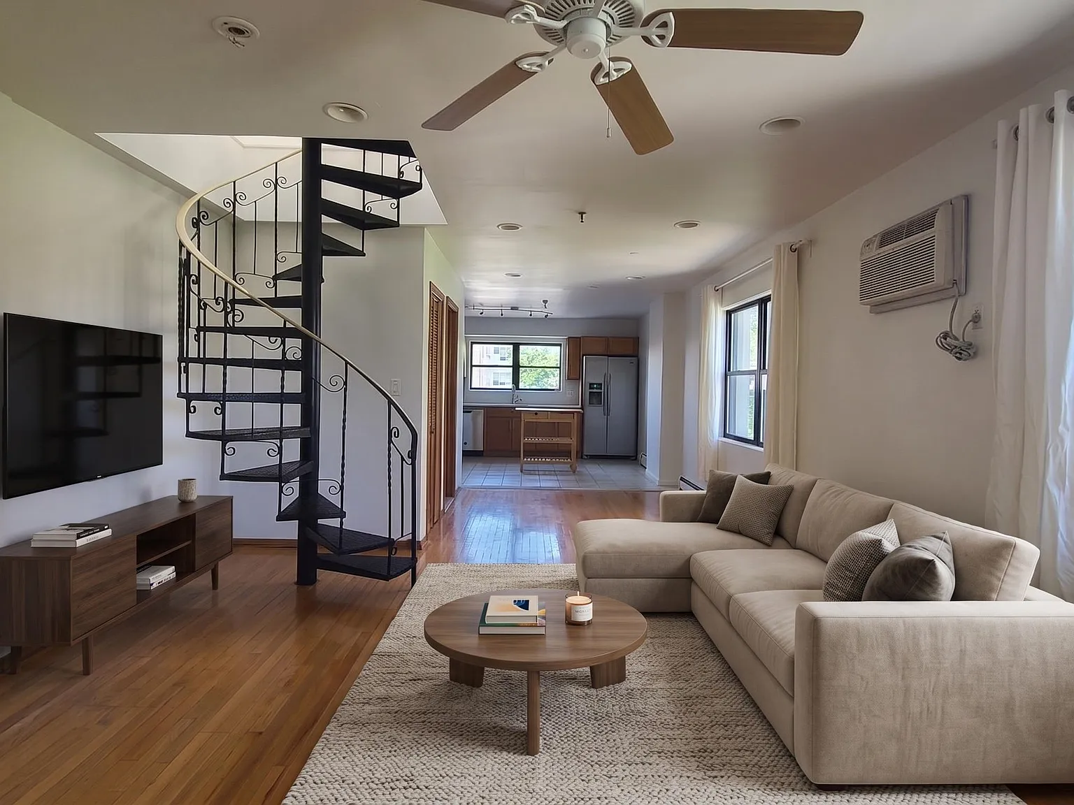 Park Prestige Condominium — Photo 3