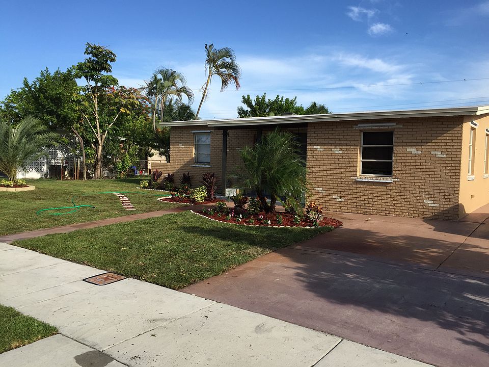 1st image of 1800 NE 51st St