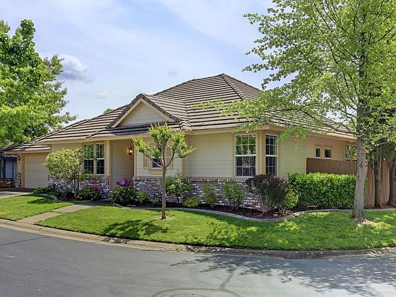 2nd image of 8034 Auburn Oaks Village Ln