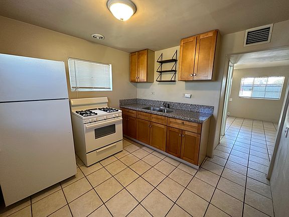5th image of 2909 N Castro Ave #2909
