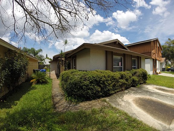 2nd image of 10549 Parkcrest Dr