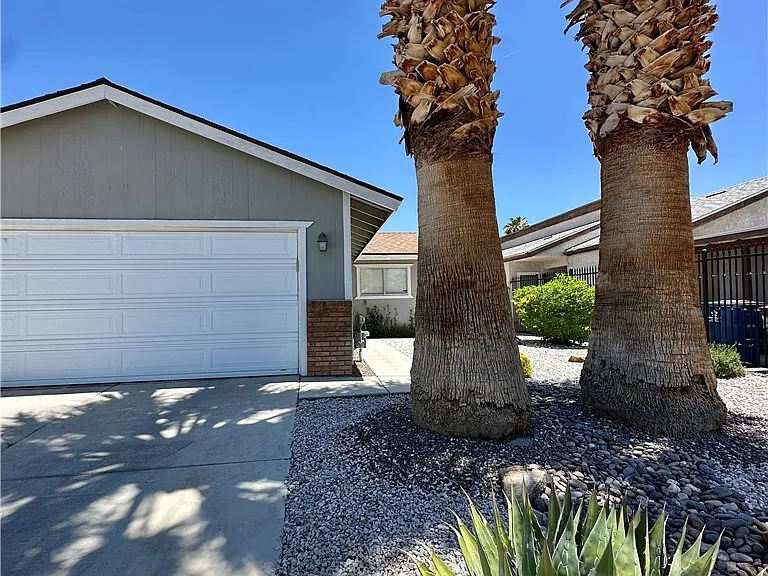 4053 Broadriver Dr — Photo 1