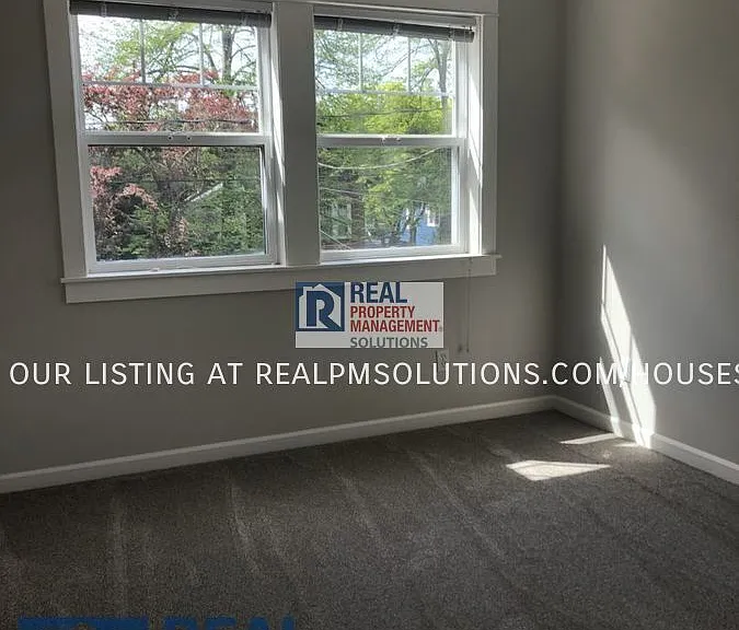 933 SE Clatsop St — Photo 12