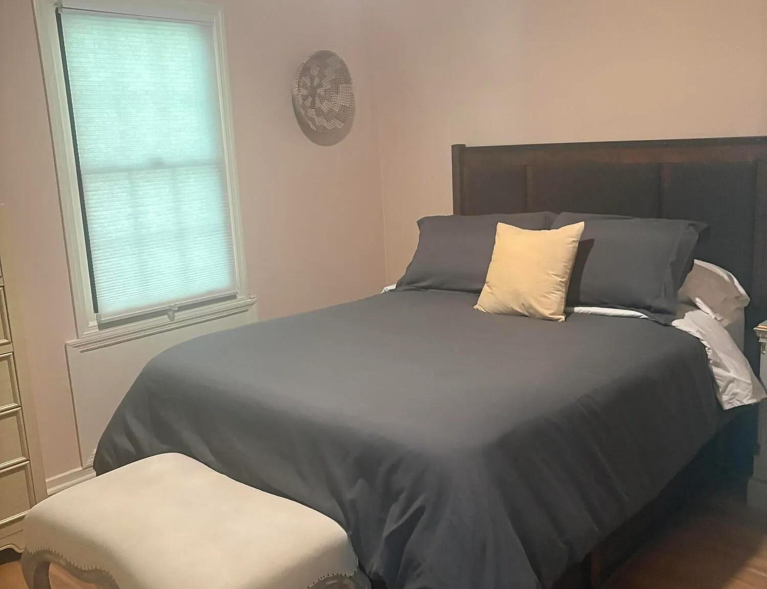 3 bed, 3.0 bath, 1092 sqft, $8,500 — Photo 3